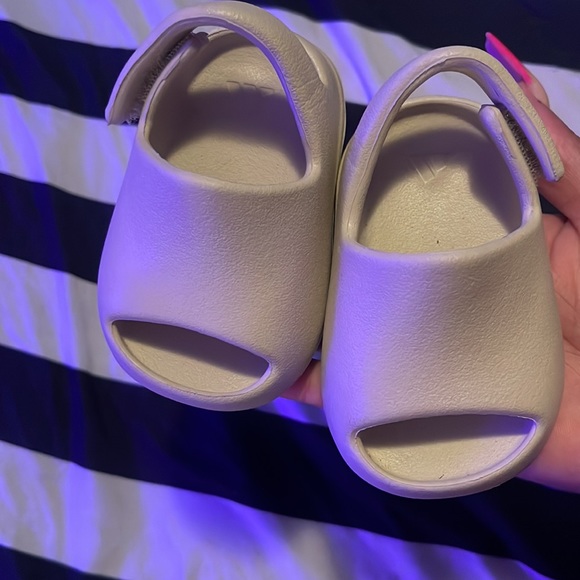 3c yeezy AUTHENTIC Slides for toddler - Picture 4 of 4